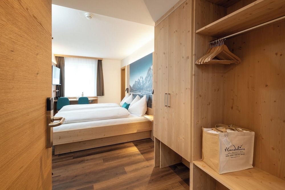 Berghotel Randolins Economy Double Room 3