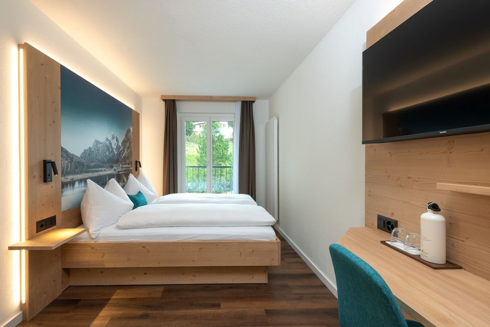 Berghotel Randolins Economy Double Room 8