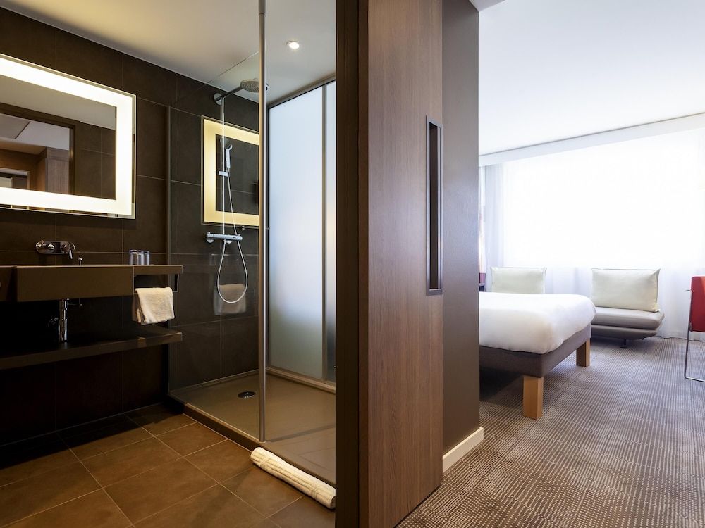 Novotel Basel City Family Room, 1 Queen Bed with Sofa bed 5