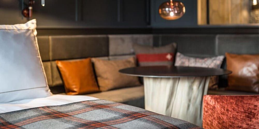 HUUS Gstaad Double Room (Northfacing) 2