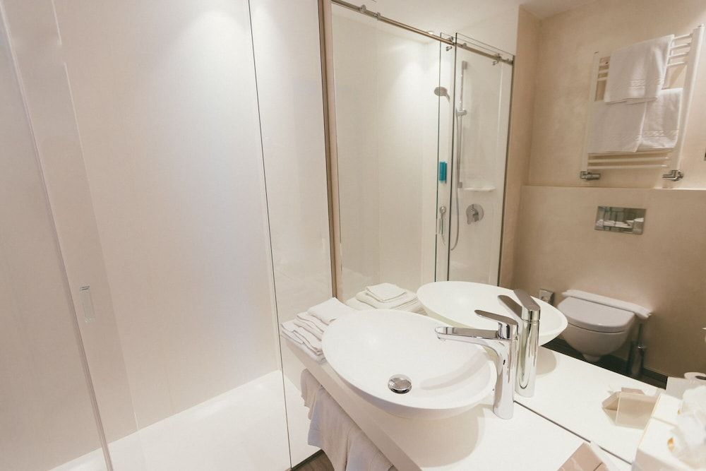 Hotel City Lugano, Design & Hospitality Modern Cosy Double Room (1 queen bed) 5