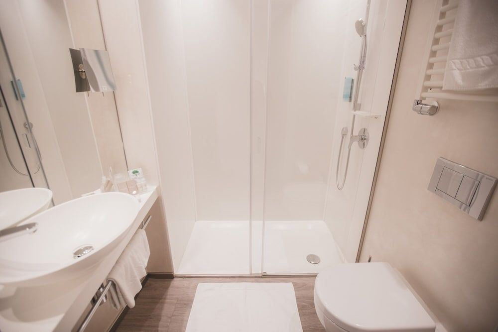 Hotel City Lugano, Design & Hospitality Modern Cosy Double Room (1 queen bed) 4