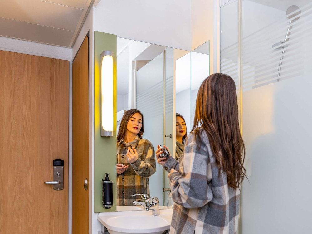 ibis budget Zurich City West Double Room, 1 Double Bed 7