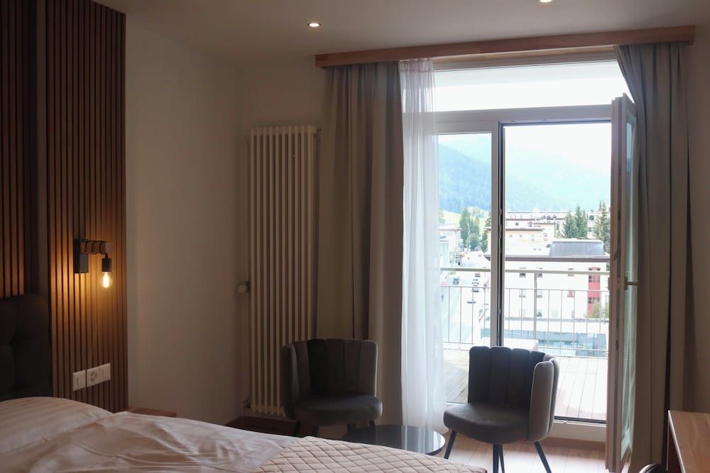 Hotel Europe Davos Deluxe Room 4
