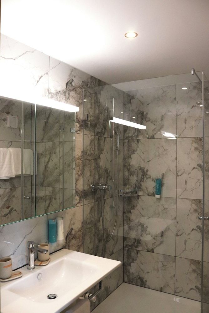 Hotel Europe Davos Deluxe Room 3