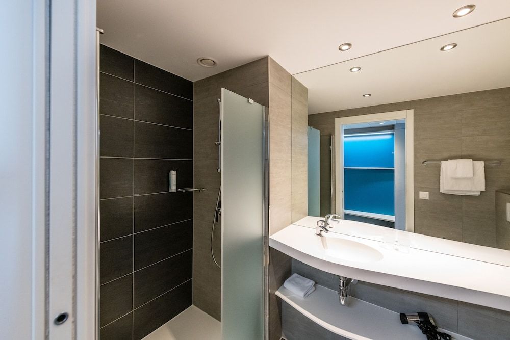 Aquatis Hotel Standard Room 6