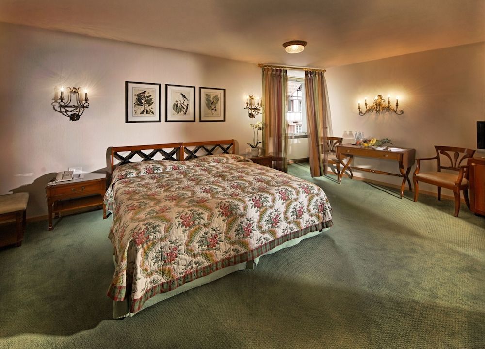 Classic Twin Room