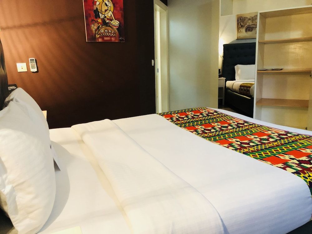 Détente Hôtel Superior Suite, Jetted Tub 3