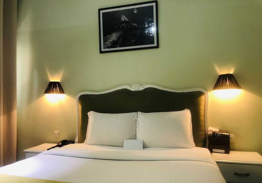 Détente Hôtel Superior Suite, Jetted Tub 4