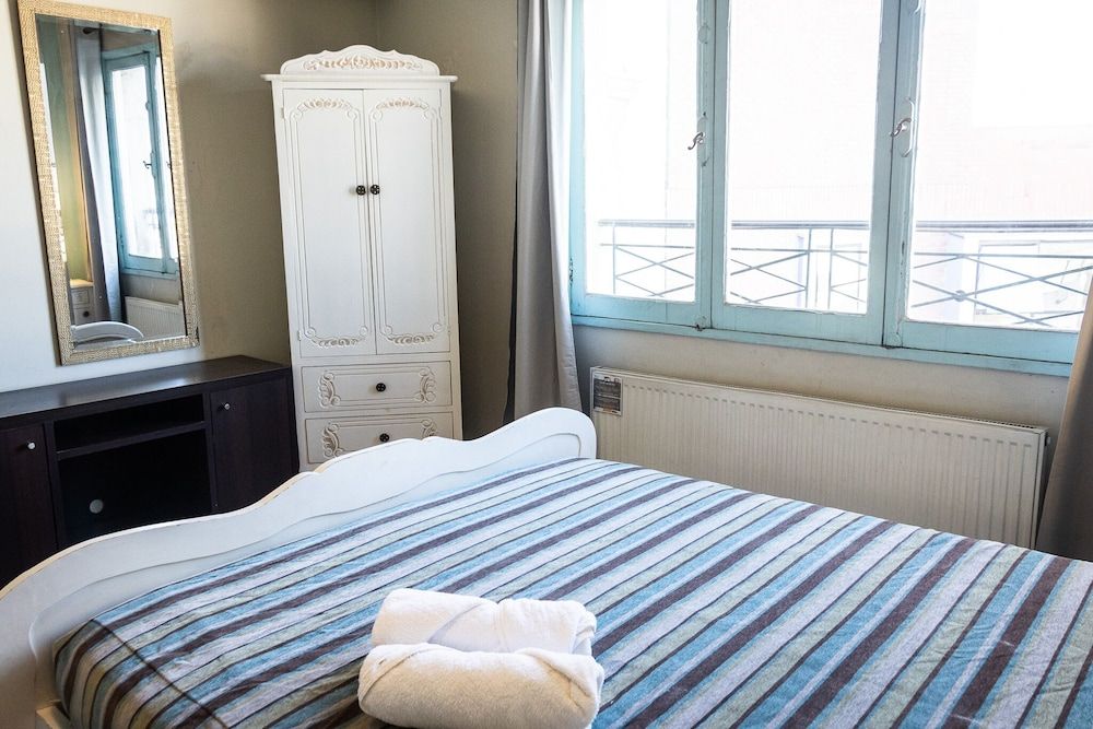 Hostal Providencia - Hostel Double Room, Shared Bathroom 2