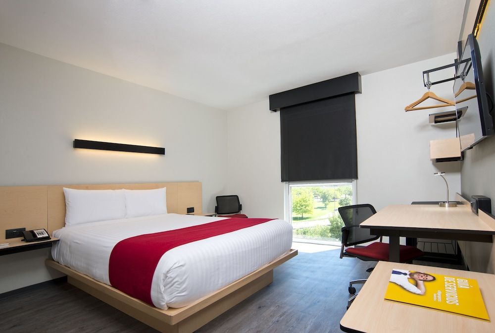 City Express by Marriott Santiago Aeropuerto Chile Room, 1 Queen Bed 2