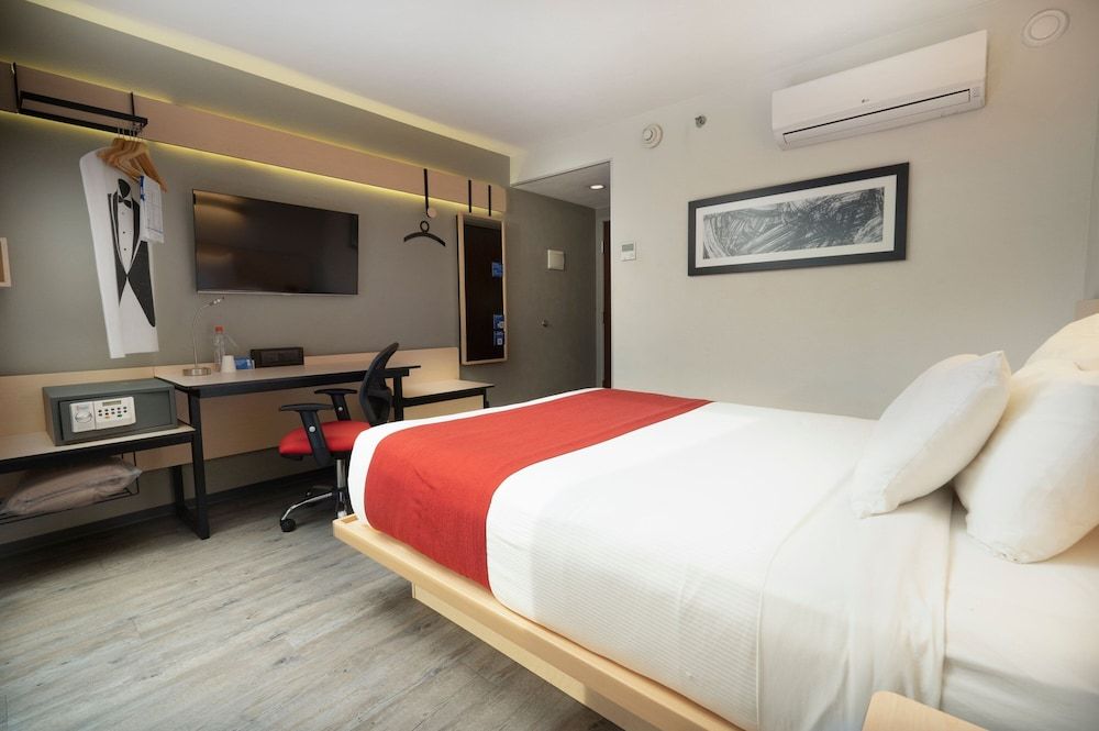 City Express by Marriott Santiago Aeropuerto Chile Room, 1 Queen Bed 3