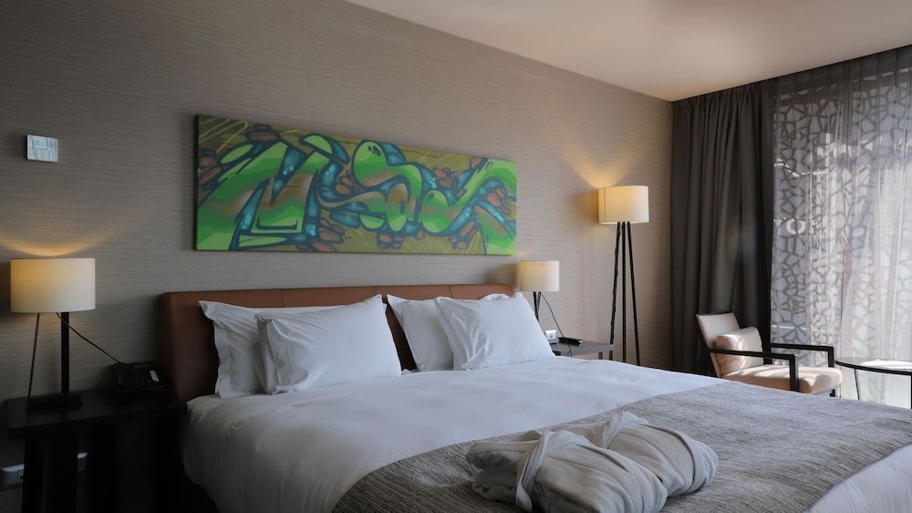 Ladera Hotel Double Room, 1 King Bed 6