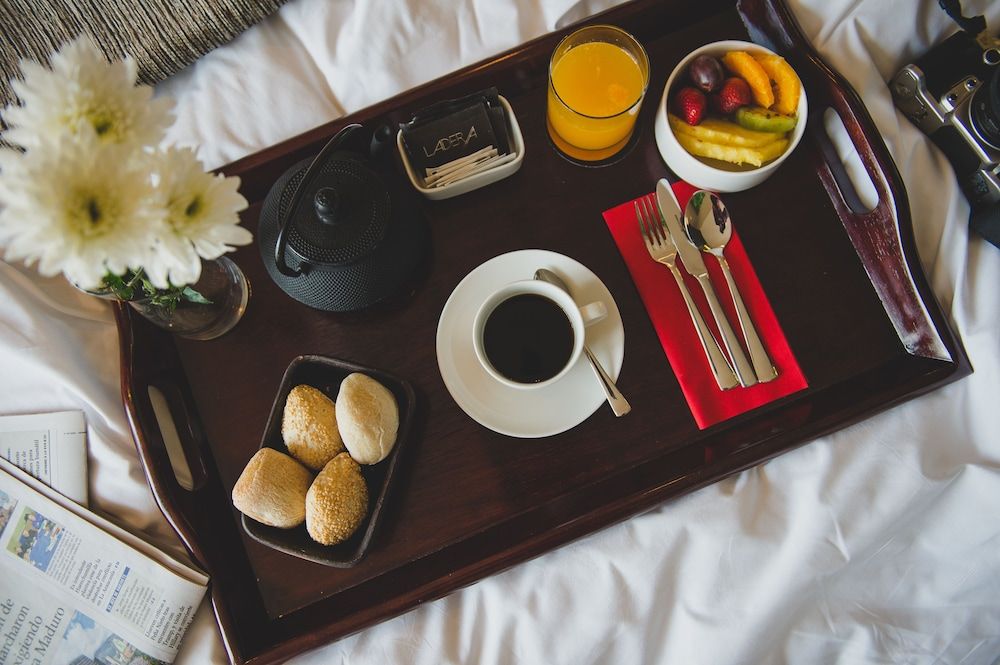 Ladera Hotel Double Room, 1 King Bed 4