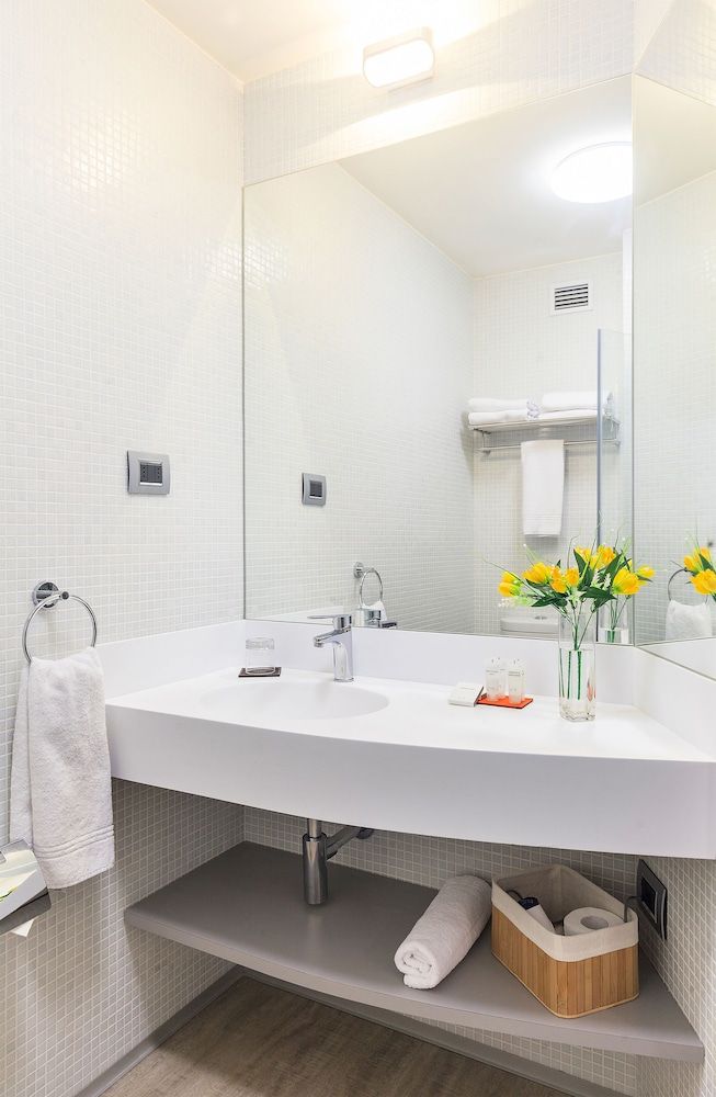 Novapark Economy Twin Room 4