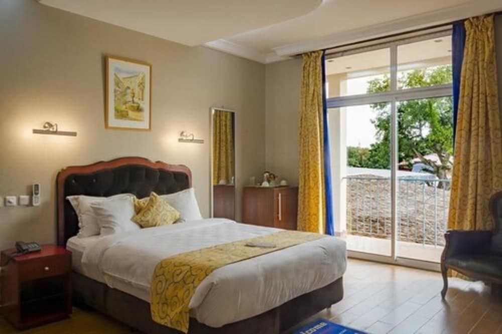 Hôtel La Falaise Bonanjo