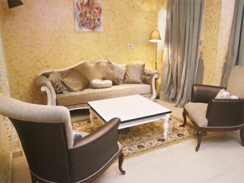 Noubou International Hotel Suite 6