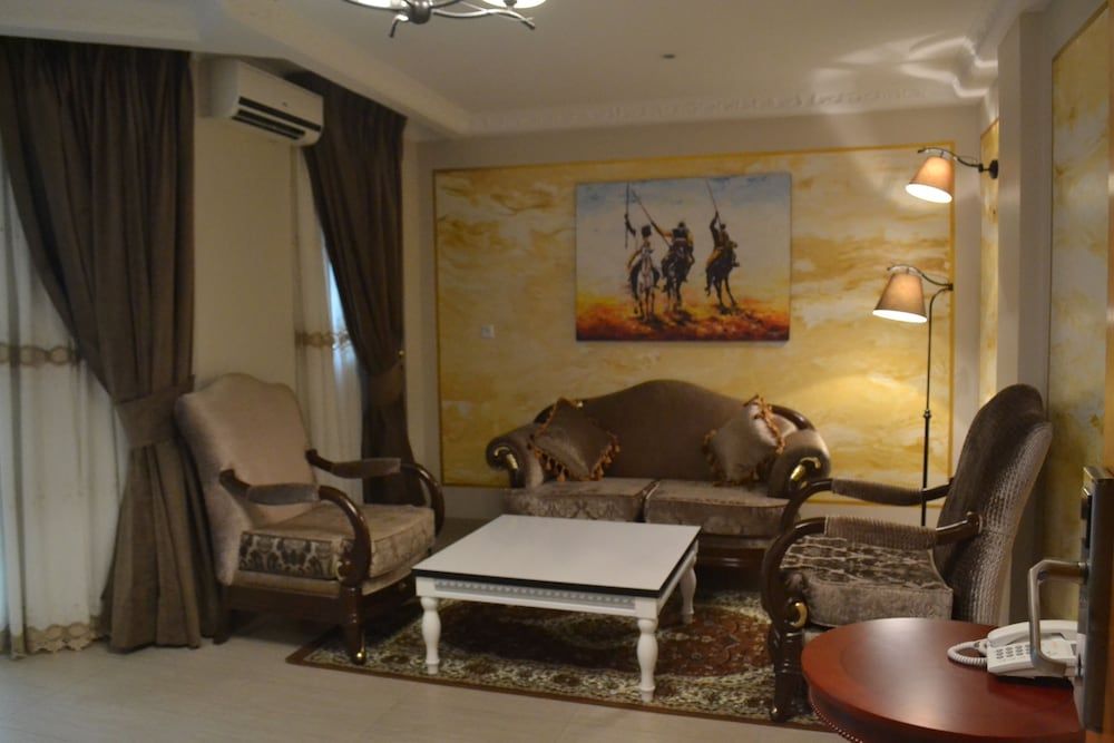 Noubou International Hotel Suite 4