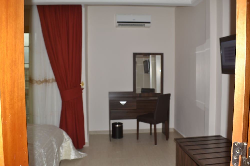 Noubou International Hotel Suite 8