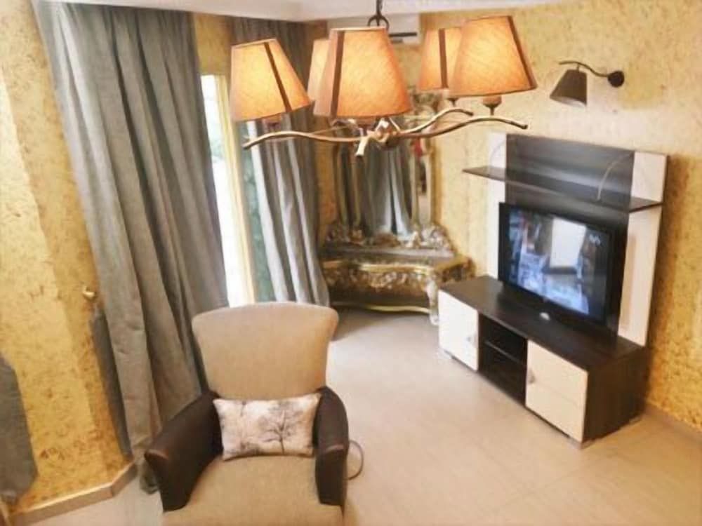 Noubou International Hotel Suite 9