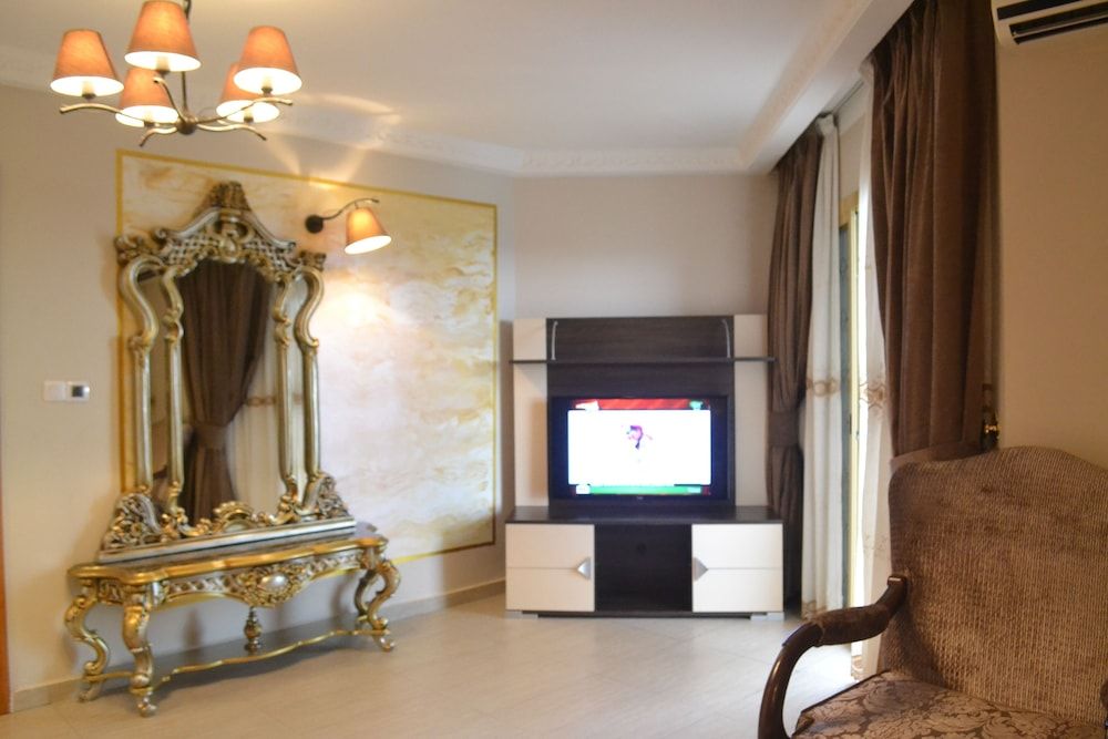 Noubou International Hotel Suite 7