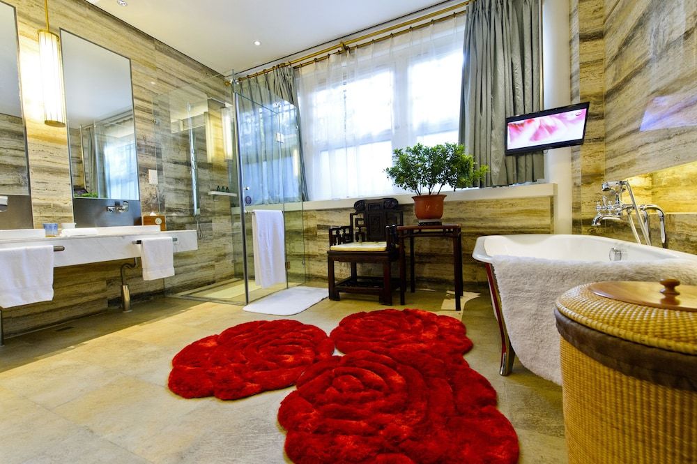 Cours Et Pavillons South Executive 3