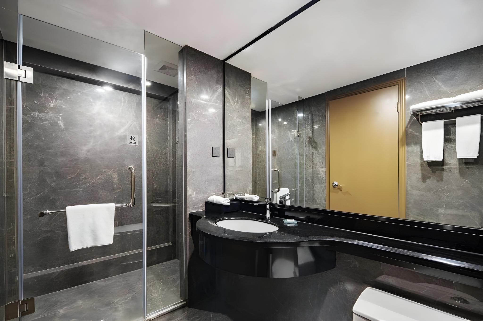 2 Bed Twin Superior Room