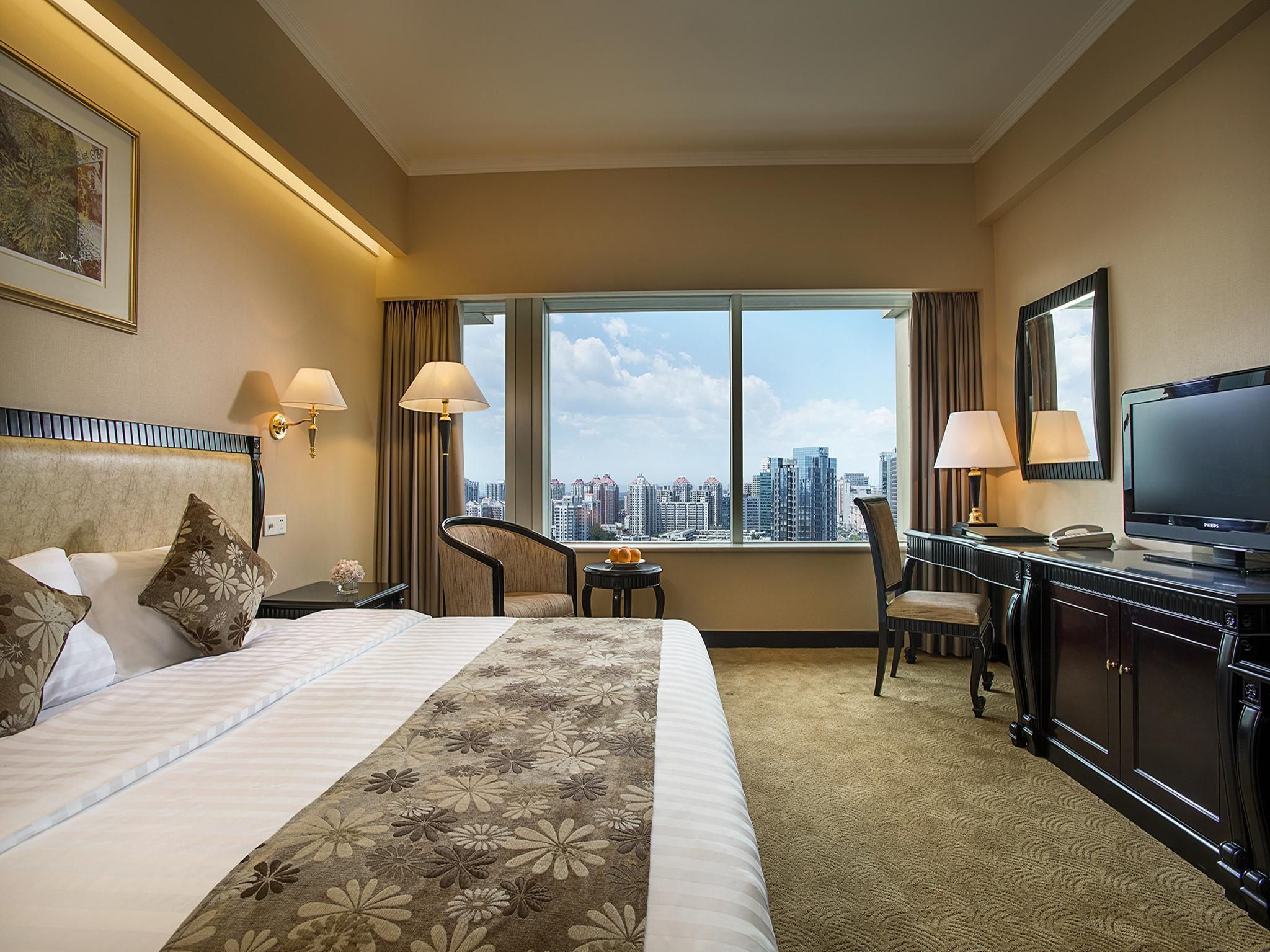 Suite with City View