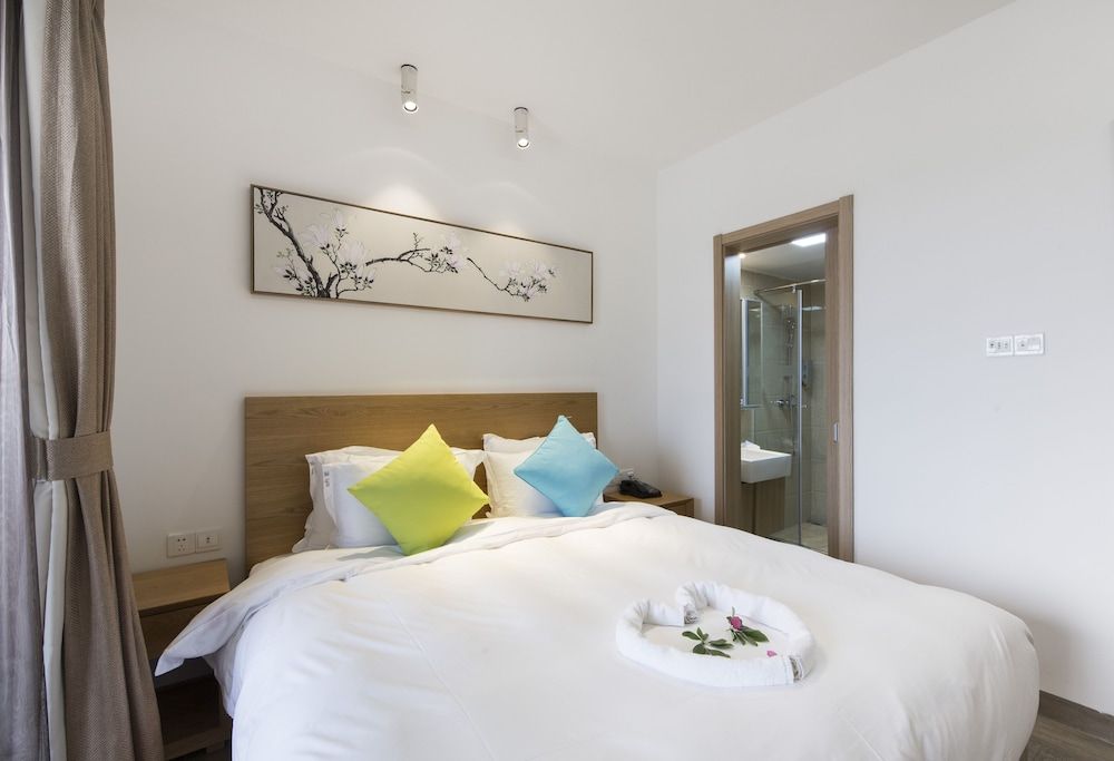 Lake View Apartment Suite
