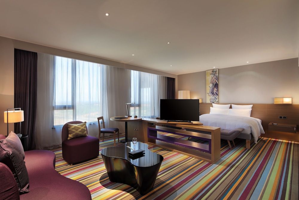Junior Suite, 1 King Bed