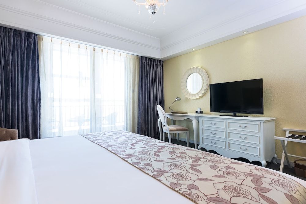Mercure Xiamen International Conference and Exhibition Center Deluxe Room, 1 King Bed