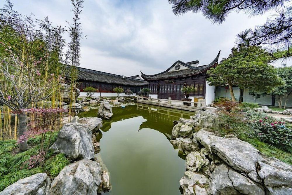 undefined Graceland Garden Court Hotel 5