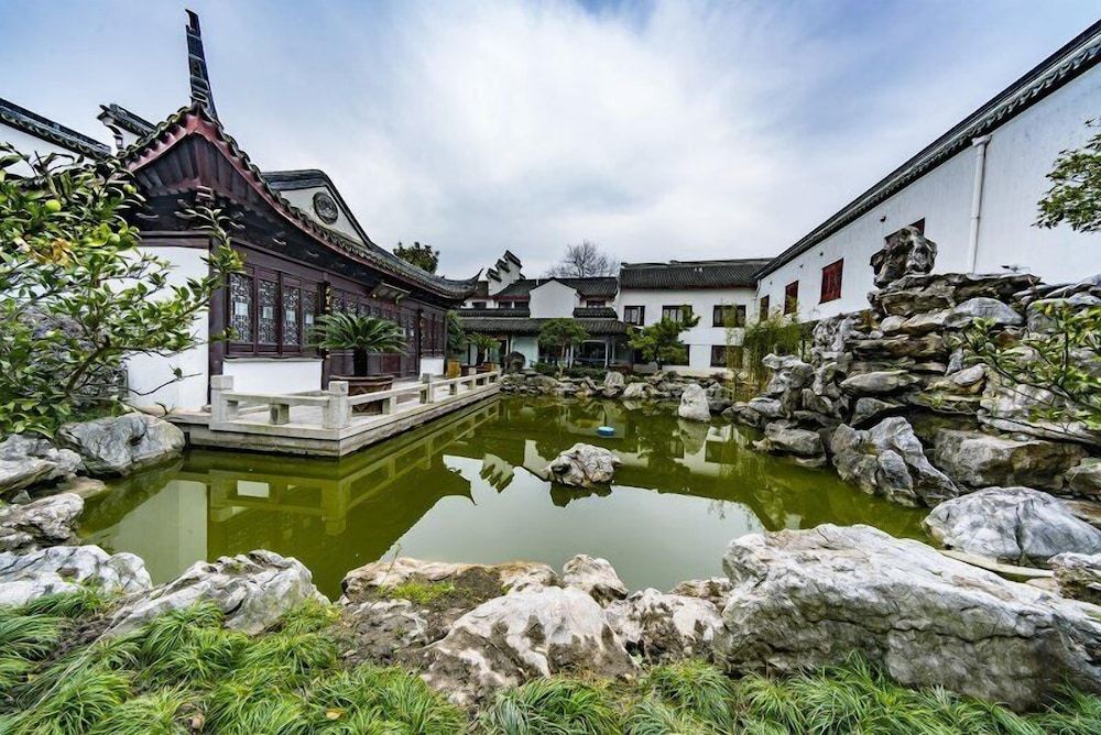 undefined Graceland Garden Court Hotel 6