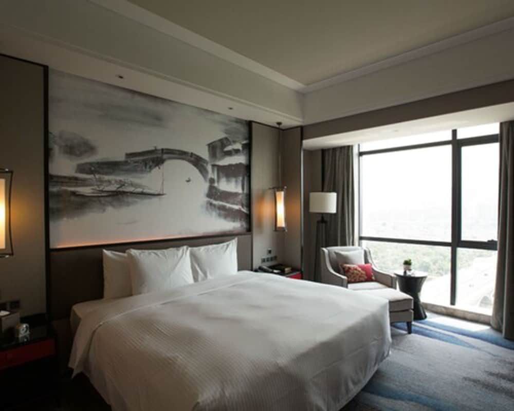 Wanda Realm Yiwu Deluxe River View Hollywood 6