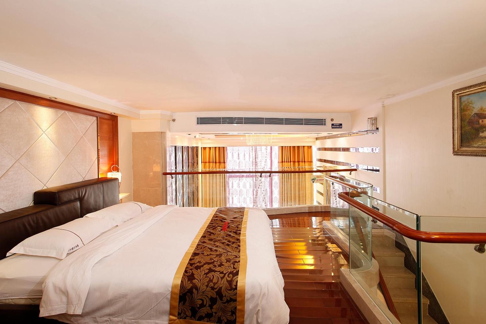 Guangzhou Hakka Apartment Beijing Road Duplex Suite with King Bed