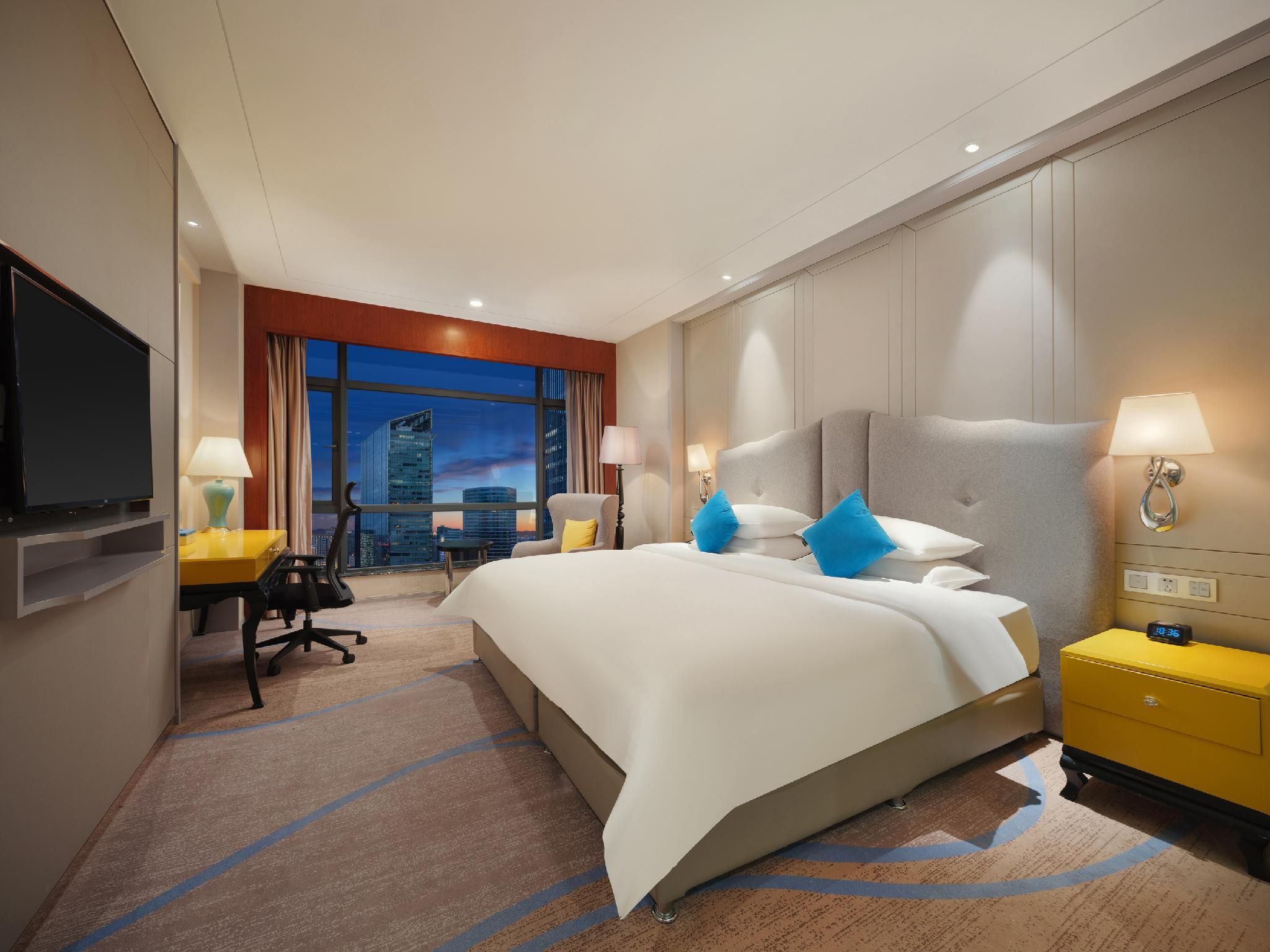 Comfort Queen Room