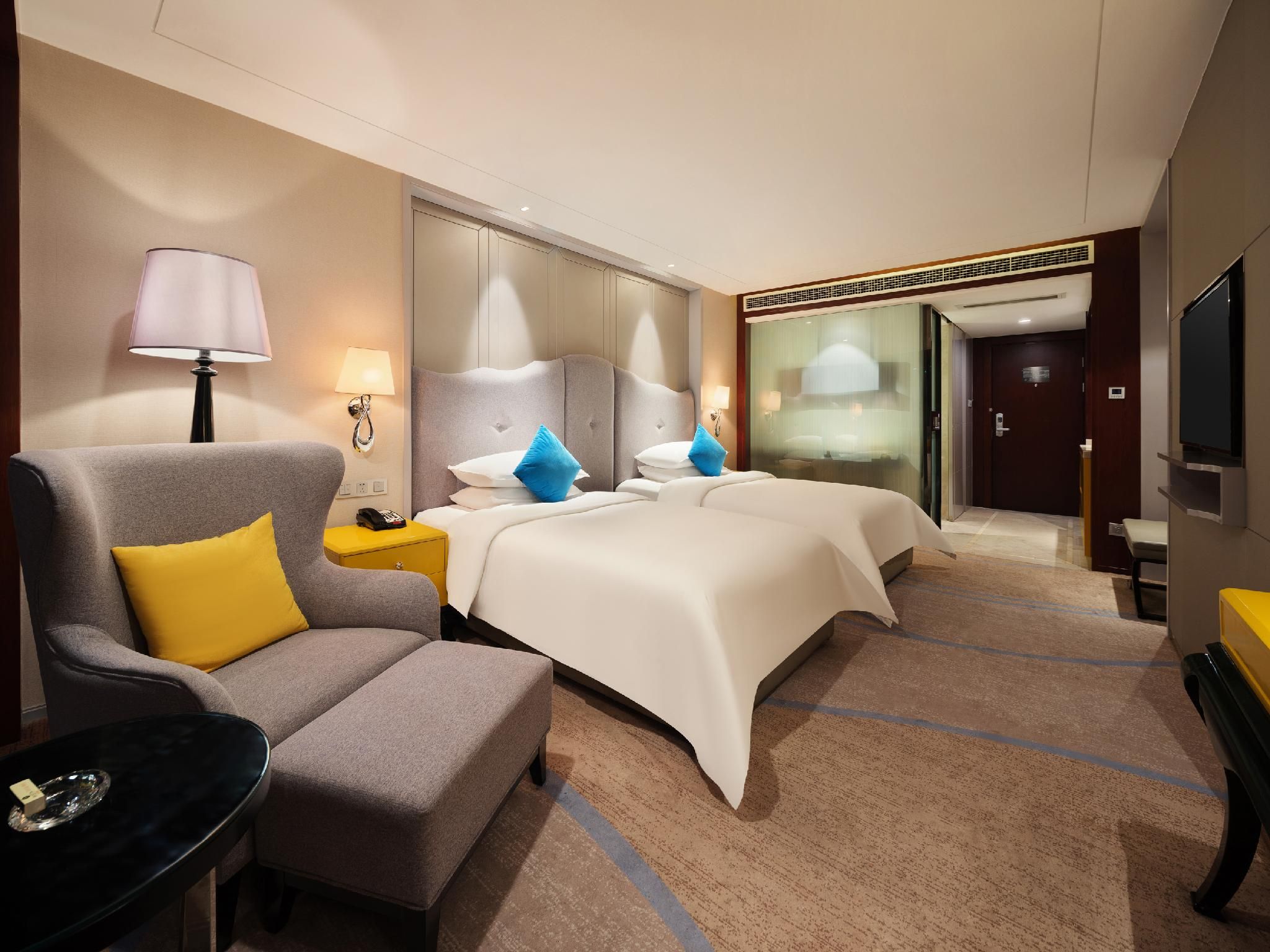 2 Bed Twin Superior Room