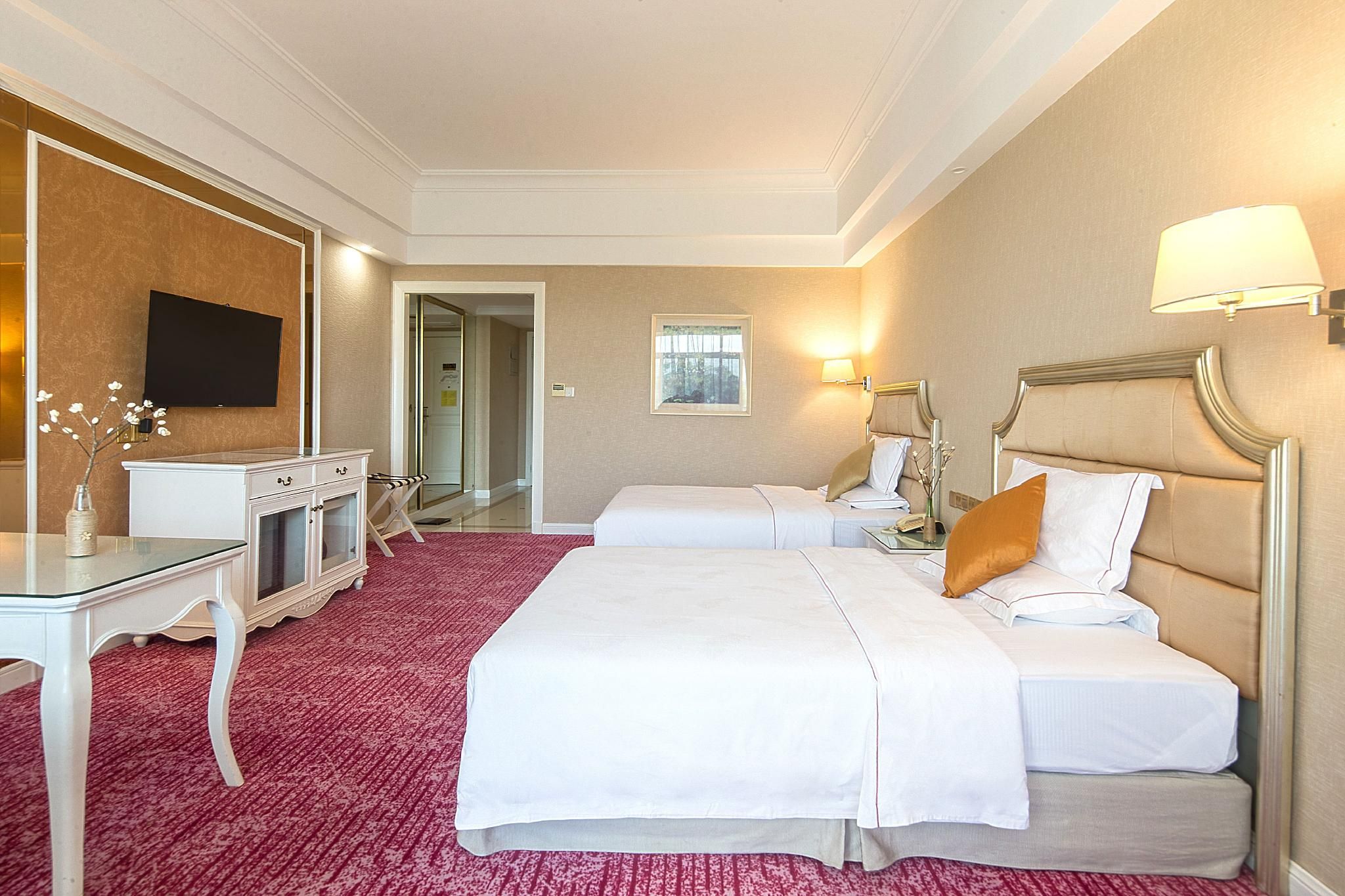Superior Twin Room with View