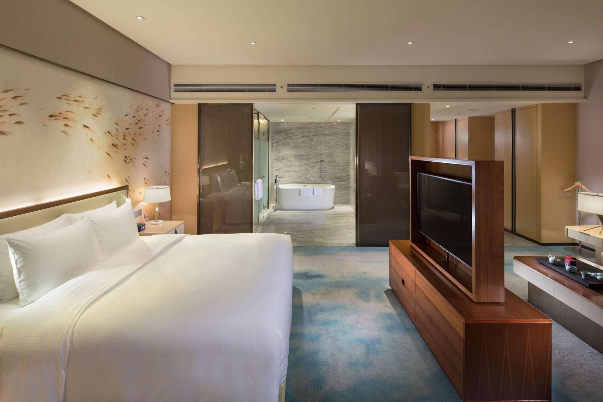 King Executive Deluxe Room Lounge Access