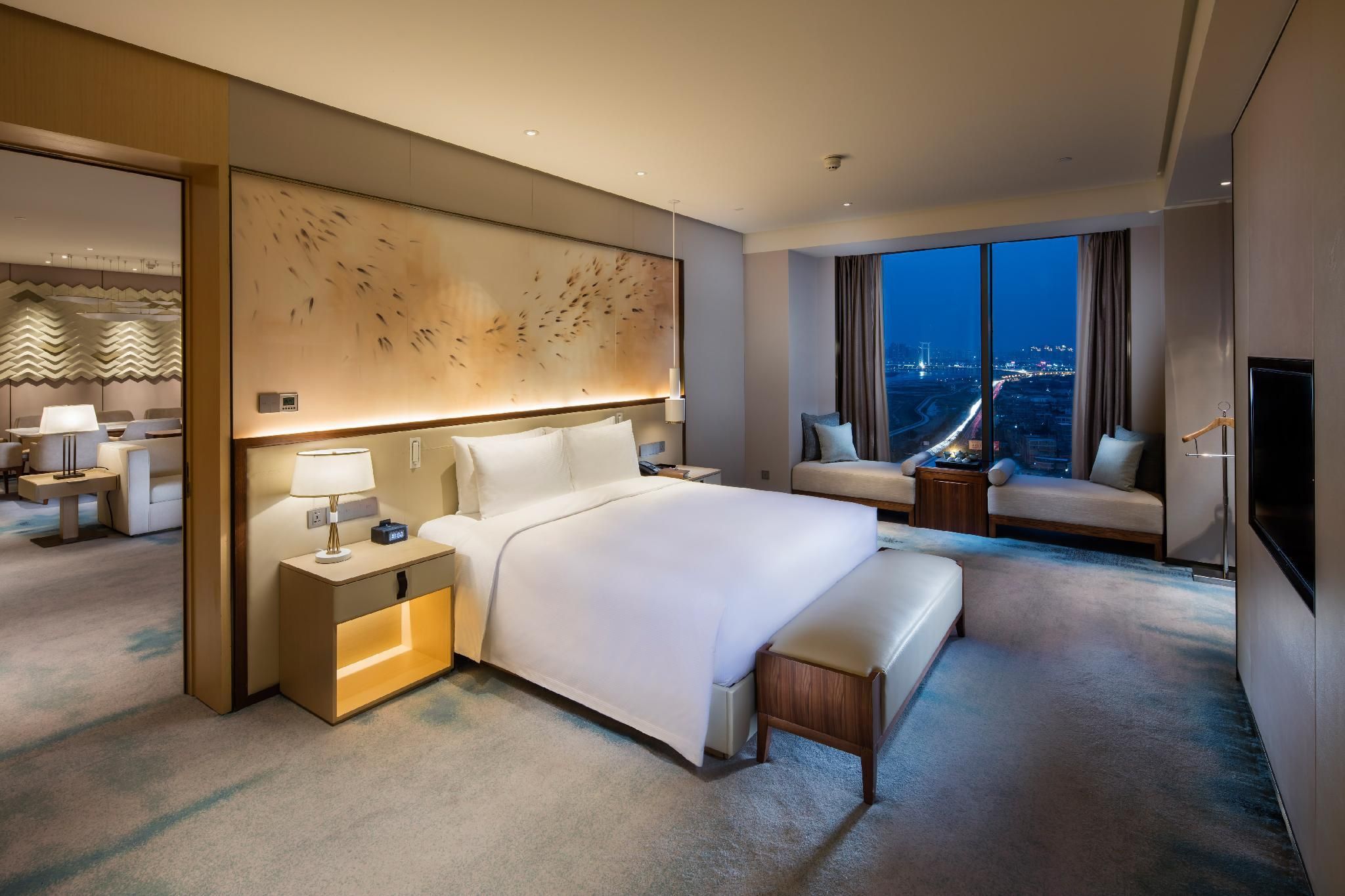 King Premier Suite