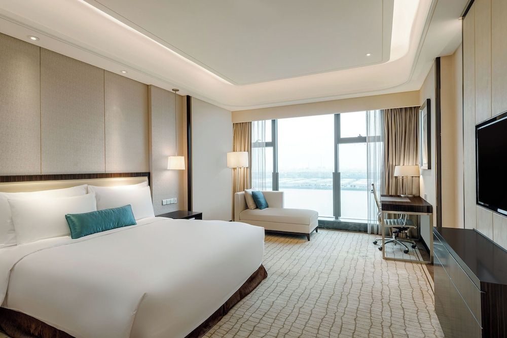 Luxury Suite