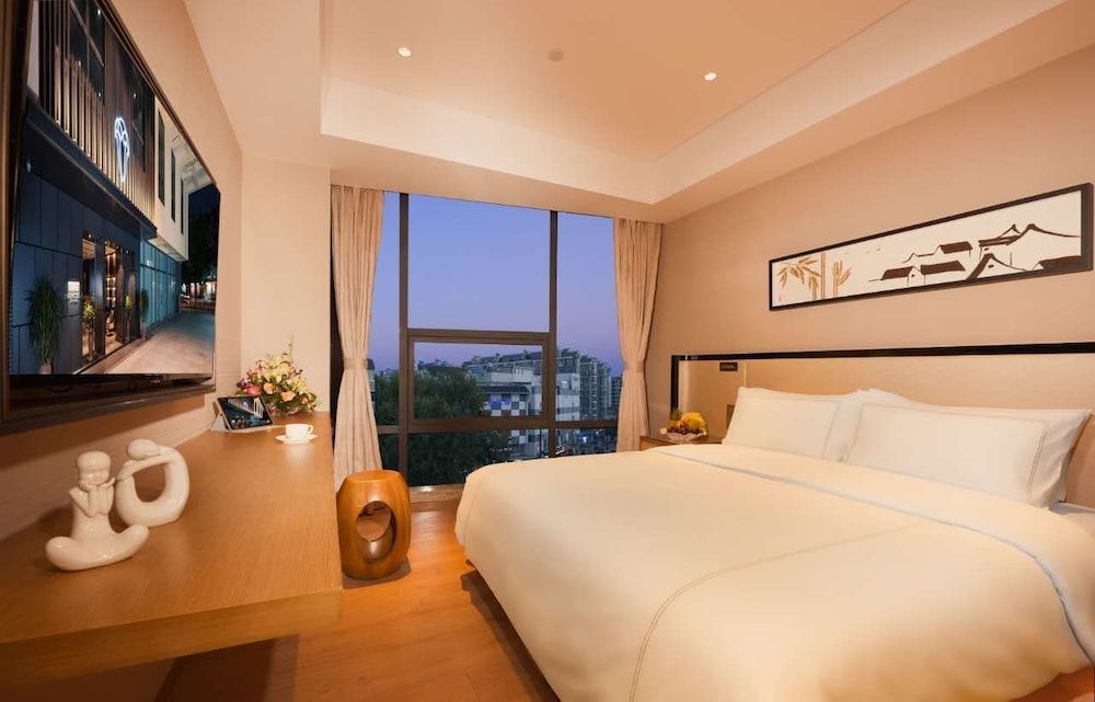 Elite Suite