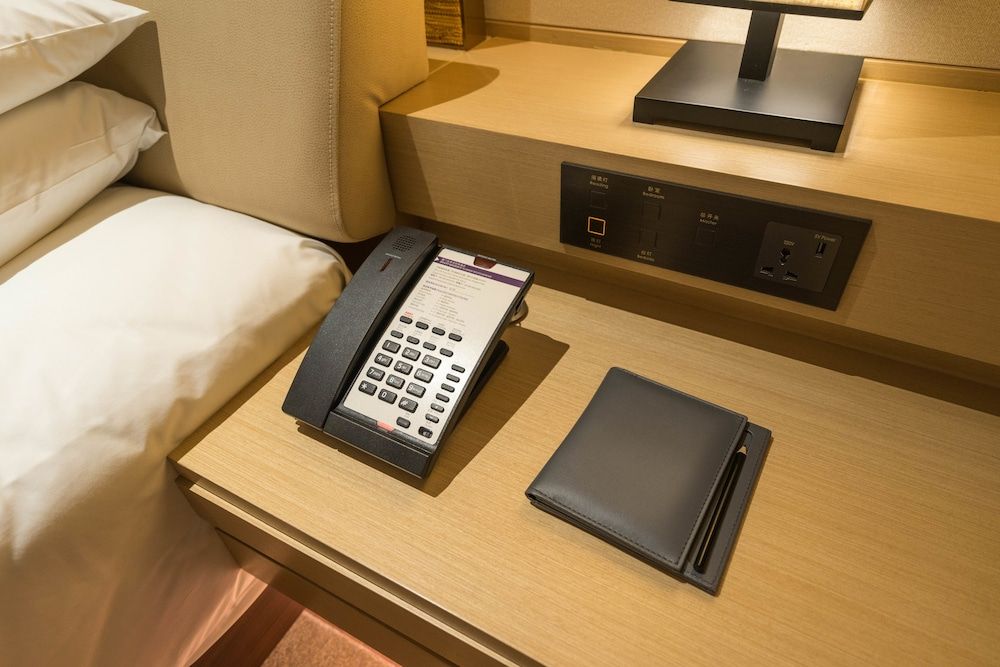 1 King Bed