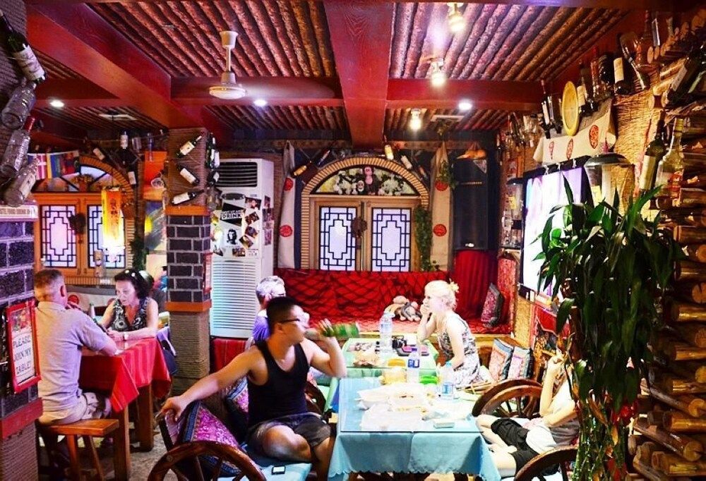 undefined Leo Hostel