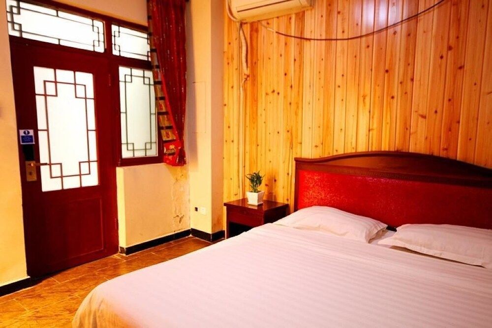 undefined Leo Hostel 8