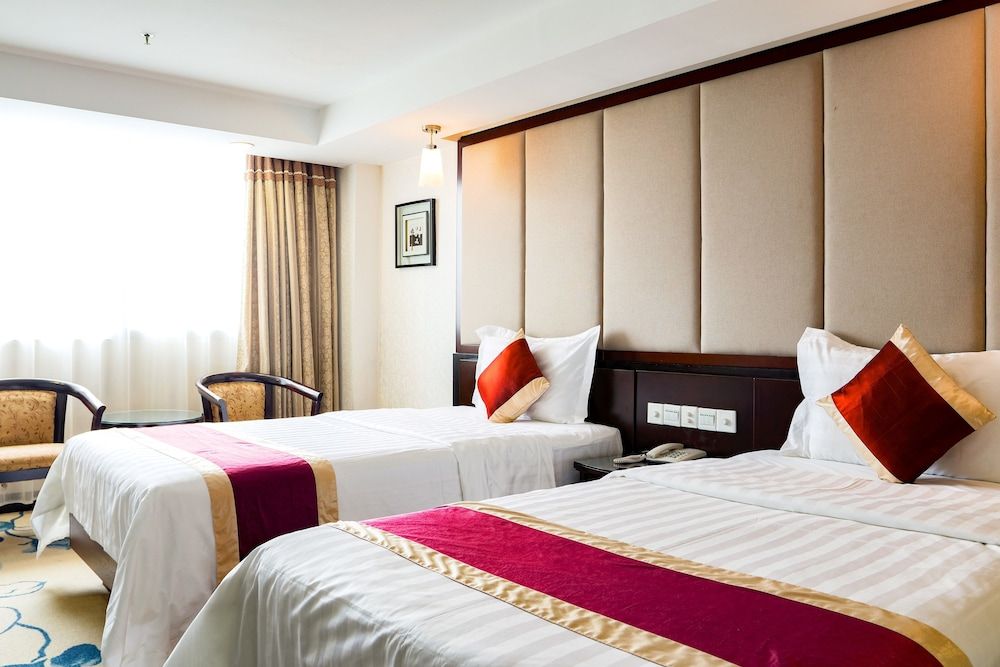 undefined New World Hotel 5