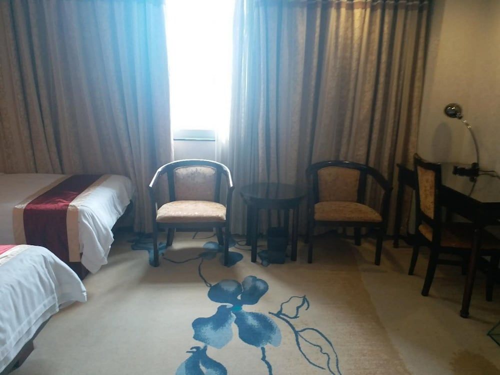 undefined New World Hotel 10