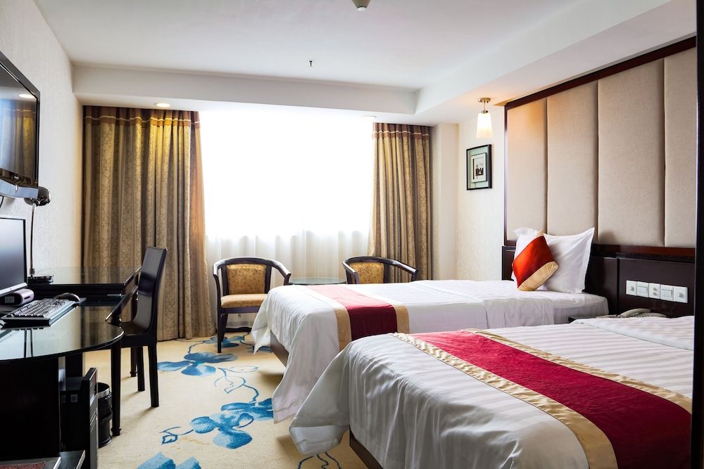 undefined New World Hotel 10