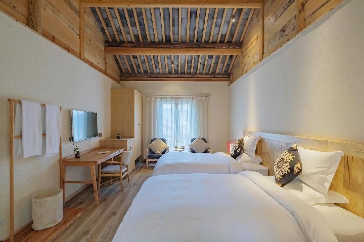 Mountain View Twin Room