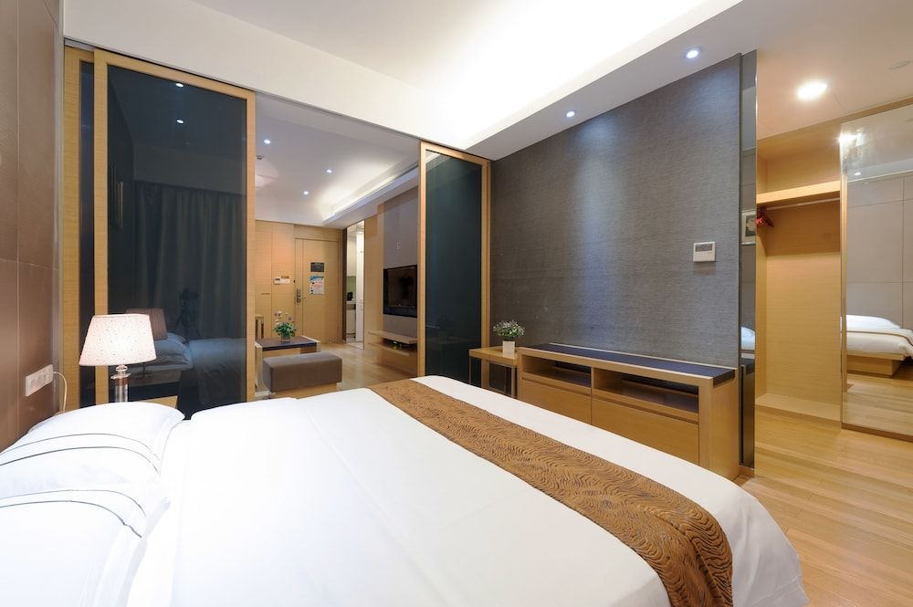 Business Suite Room